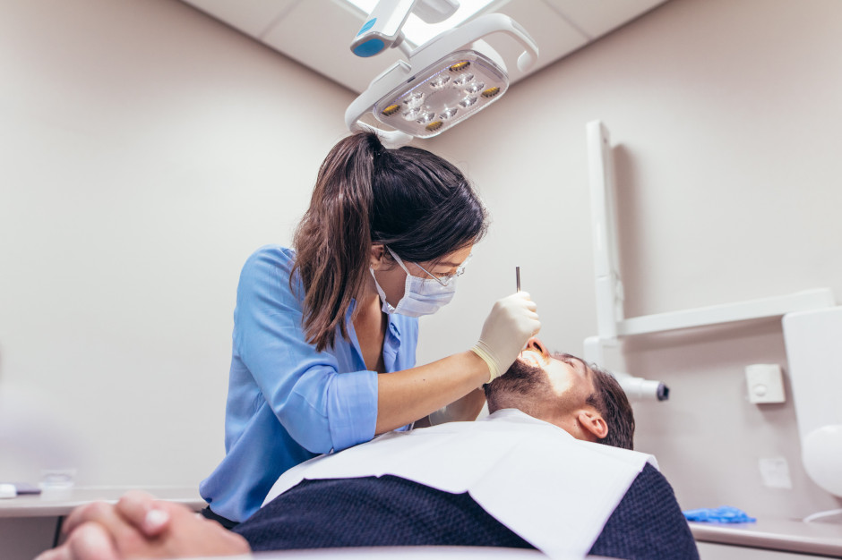 Jak uchronić się przed próchnicą podczas leczenia ortodontycznego Fot. Shutterstock