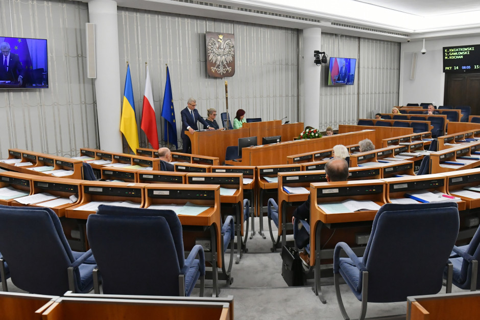 Senat zajmuje się nowelizacją ustawy o płacach w ochronie zdrowia PAP/Piotr Nowak