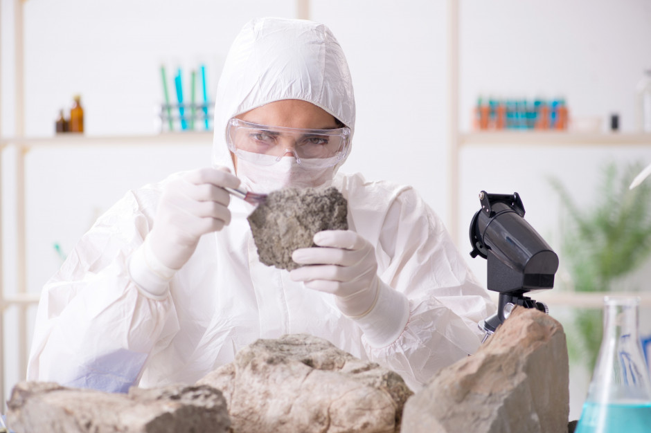 Dentyści w roli archeologów Fot. Shutterstock Dentyści w roli archeologów Fot. Shutterstock