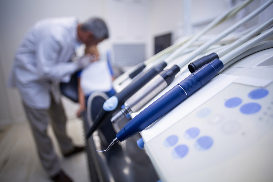 Pacjentów z nadwagą dentysta nie przyjmie. Powstała instrukcja segregująca pacjentów Fot. AdobeStock Pacjentów z nadwagą dentysta nie przyjmie. Powstała instrukcja segregująca pacjentów Fot. AdobeStock