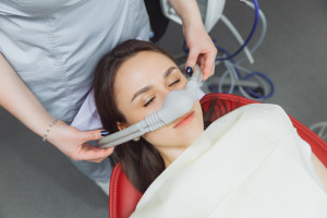Podtlenek azotu u dentysty, dobre rozwiązanie nie tylko dla dzieci Fot. AdobeStock Diabetyk u dentysty. Uwaga na gaz rozweselający