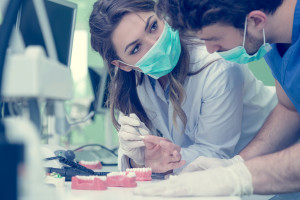UM w Lublinie próg rekrutacji na stomatologię obniżono o 9 pkt.