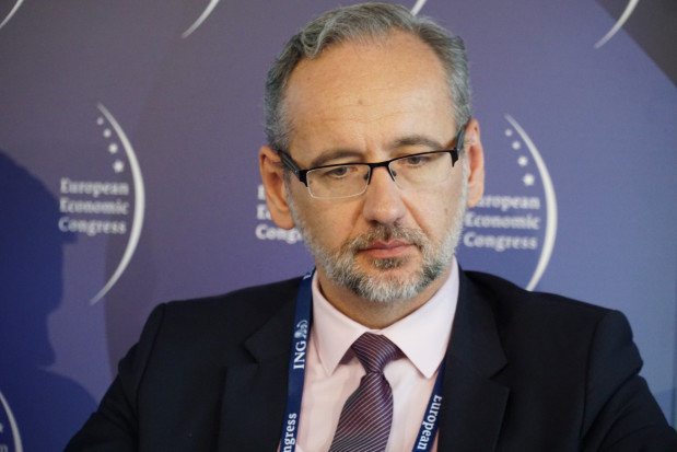 Minister zdrowia Adam Niedzielski o przyczynach śmierci lekarki Fot. Fotolia/PTWP Tragiczna śmierć lekarki zastraszanej przez antyszczpionkowców. Mocny komentarz ministra zdrowia