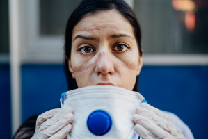 Badania wskazują, że dentystki emocjonalnie nie radzą sobie dobrze ze stresem Fot. Shutterstock Jak lekarze radzą sobie ze stresem. Badania naukowe