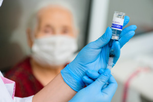 Niezaszczepiony dentysta nie może leczyć Fot. AdobeStock Trwa batalia o prawo pracy dla niezaszczepionego dentysty