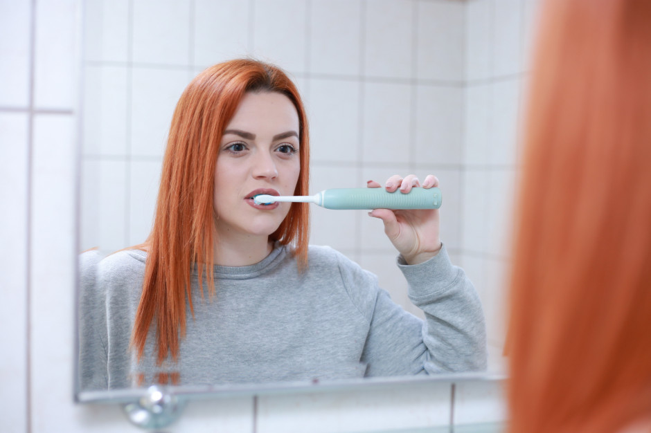 Regularne mycie zębów może ograniczać objawy COVID-19 Fot. Pixabay