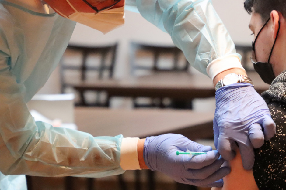 17 sierpnia rozpoczęła się akcja szczepień personelu medycznego IV dawką szczepionki przeciwko COVID-19 Fot. Pixabay
