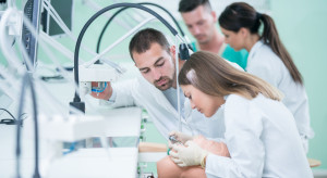 Uczelnie kształcące dentystów z wysoką kategorią naukową