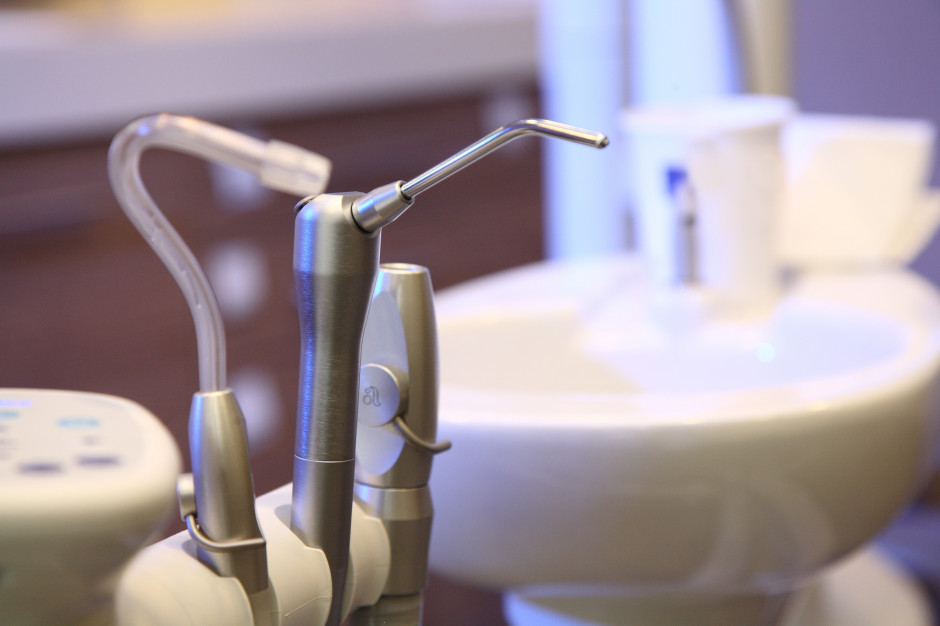 40 proc. pacjentów w Wlk. Brytanii unika wizyty u dentysty z powodu kosztów Fot. Shutterstock