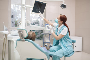 Komunikat OZZL w sprawie pracy lekarzy na wyłączność Fot. Shutterstock Lekarze na wyłączność. Konieczne rozmowy. OZZL pisze do Ministerstwa Zdrowia