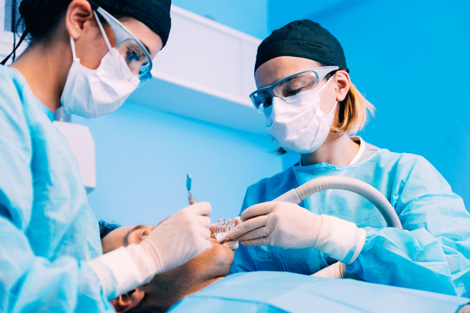 Jak Polska wypada pod względem liczby lekarzy dentystów na tle innych państw regionu Fot. AdobeStock Jak Polska wypada pod względem liczby lekarzy dentystów na tle innych państw regionu Fot. AdobeStock