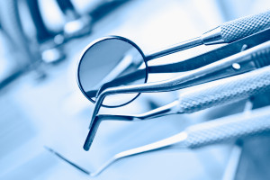 Dentysta leczył bez uprawnień. Sprawa przed sądem