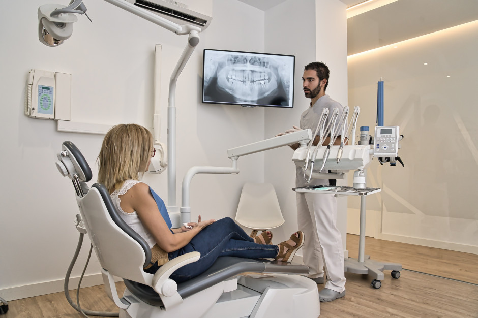 Zarobki dentystów w Niemczech Fot. AdobeStock Zarobki dentystów w Niemczech Fot. AdobeStock