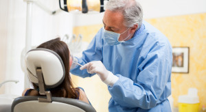 Są nowe wyceny świadczeń stomatologicznych. NFZ odkrywa karty