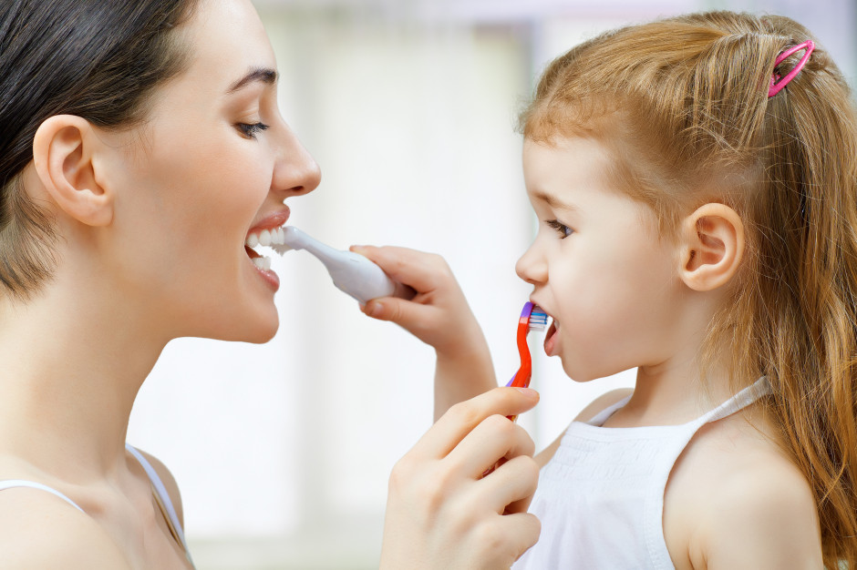Ciasteczka mają pomóc w ocenie prawidłowości mycia zębów przez dziecko? Fot. AdobeStock