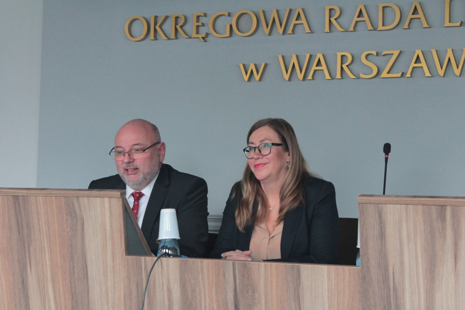 prof. Agnieszka Mielczarek i dr Dariusz Paluszek witają uczestników konferencji naukowej