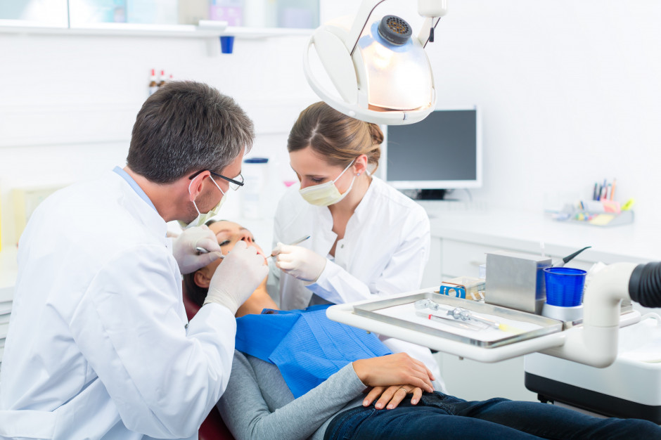 40 wolnych miejsc stażowych na Mazowszu dla lekarzy dentystów Fot. AdobeStock