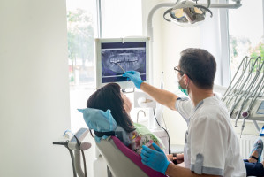Nowe technologie stomatologiczne są coraz częściej stosowane w praktyce Fot. AdobeStock Stomatologia cyfrowa na co dzień. Konferencja WIL