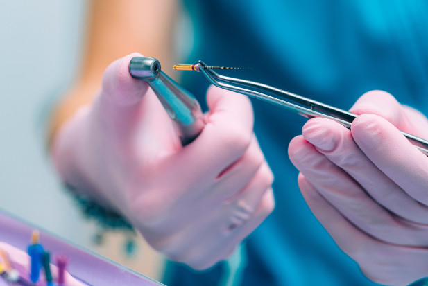 Szereg zaniedbań w leczeniu pacjentki. Sprawa w sądzie Fot. AdobeStock Błędy w leczeniu endodontycznym wyceniono na 31,2 tys. zł