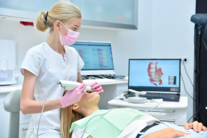 Skanery wewnątrzustne. Co o nich sądzą lekarze dentyści?