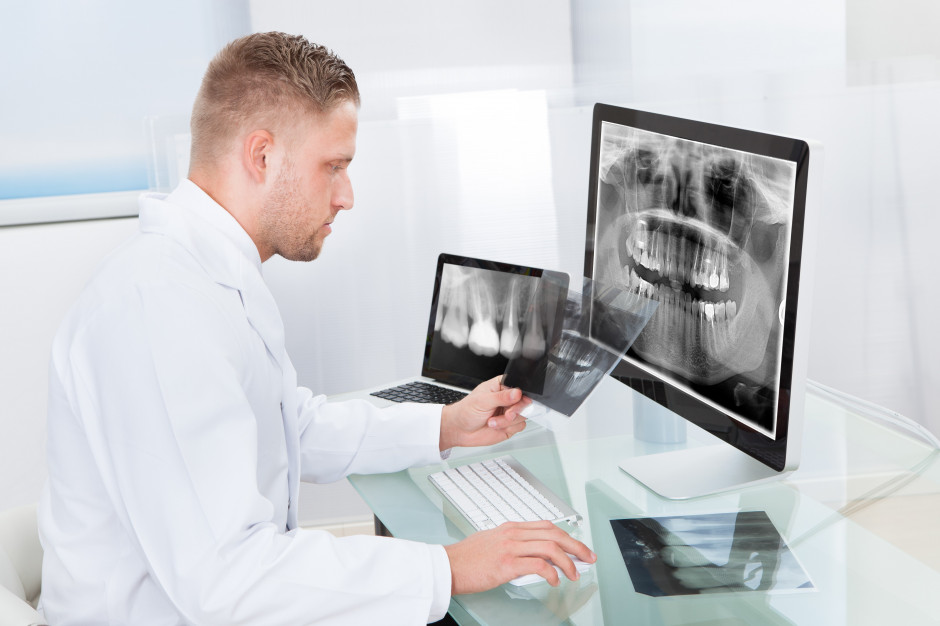 Zastosowania sztucznej inteligencji w stomatologii przyrastają w dużym tempie Fot. Shutterstock