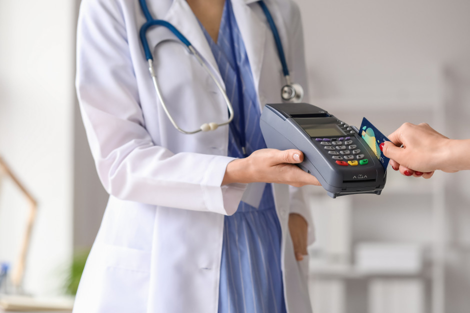 Sondaż na temat odpłatności za usługi medyczne na NFZ Fot. Shutterstock