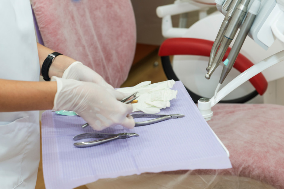 Dentyści o higienie jamy ustanej w ŚDZJU 2023 (fot. AdobeStock)