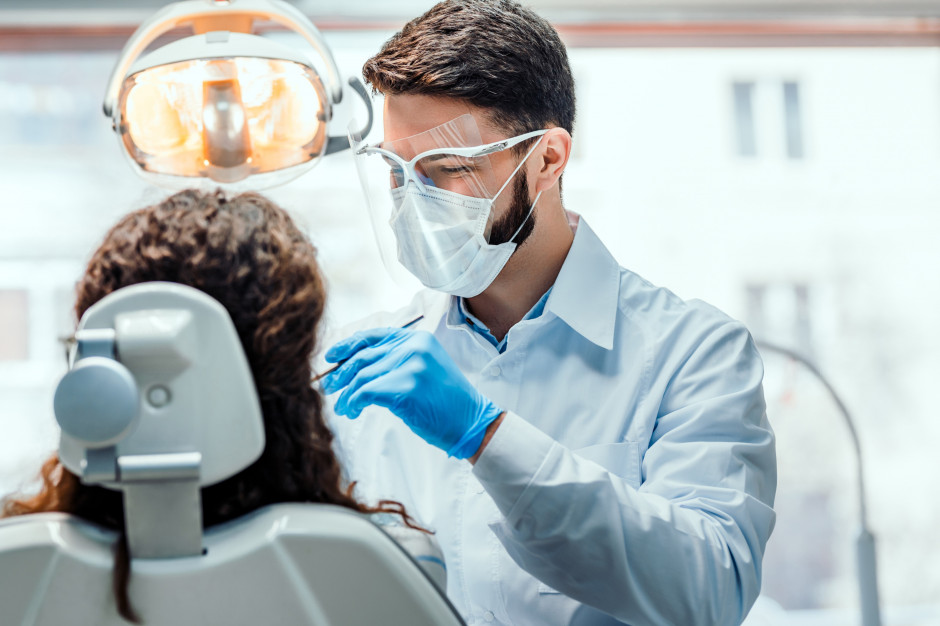 Polacy stronią od wizyt u dentysty Fot. AdobeStock Polacy stronią od wizyt u dentysty Fot. AdobeStock