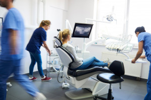 Kompetencje higienistki stomatologicznej. Sondaż FDI