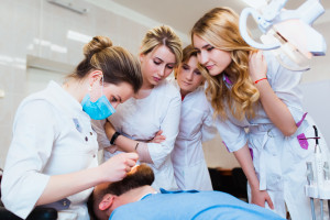 Jaka sytuacja studentów stomatologii PUM? Trzeci głos w sprawie