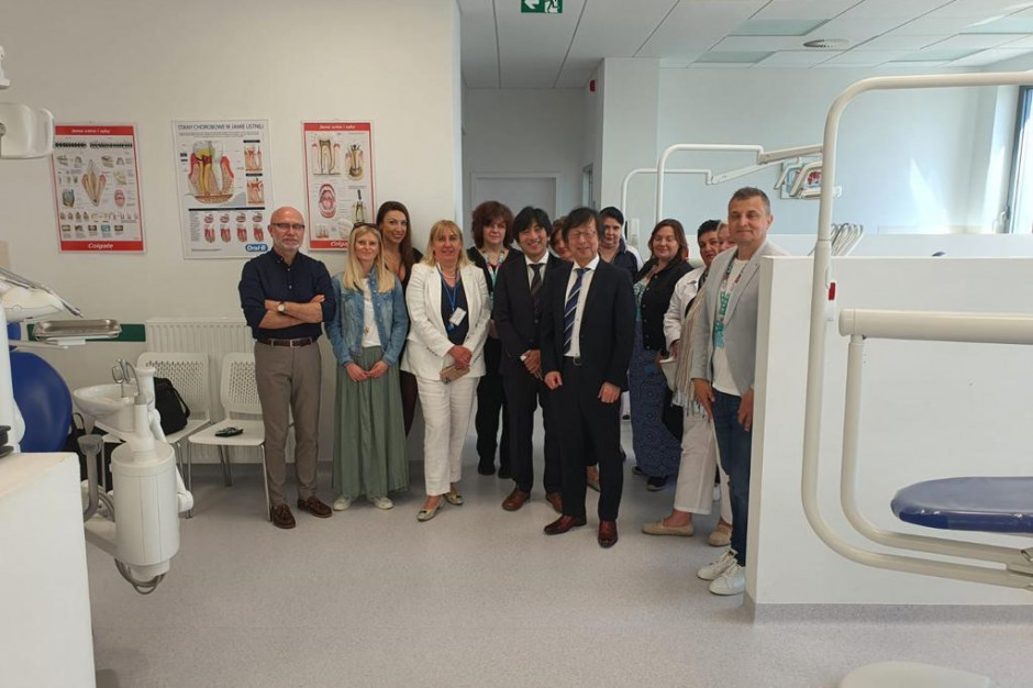 Wizyta japońskich ekspertów na wydziale lekarsko - dentystycznym w Lublinie Fot. Uniwersytet Medyczny w Lublinie Wizyta japońskich ekspertów na wydziale lekarsko - dentystycznym w Lublinie Fot. Uniwersytet Medyczny w Lublinie