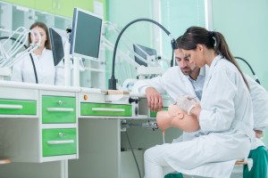 Potrzebny wykładowca w Zakładzie Stomatologii Zachowawczej i Endodoncji PUM