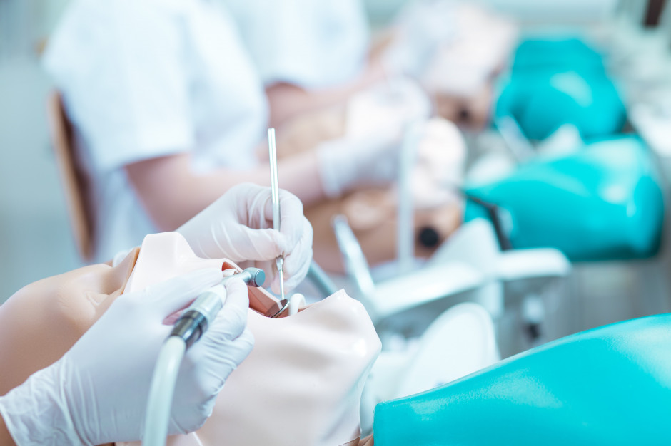 Studia na wydziale lekarsko-dentystycznym są często wybierane przez kandydatów Fot. Shutterstock