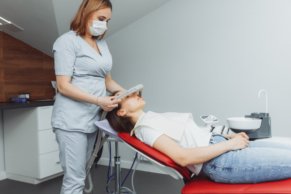 Prawne uwarunkowania stosowania płytkiej sedacji w zabiegach stomatologicznych Fot. Shutterstock