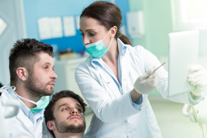 GUMed: 29 kandydatów walczyło o jeden indeks studenta stomatologii