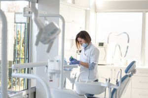 NFZ podnosi nakłady na stomatologię o 7,09 proc.