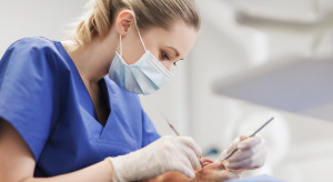 NFZ dorzuca kolejne 145,3 mln zł na stomatologię. Na co pójdą pieniądze?