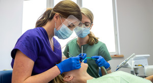 Asystentka i higienistka stomatologiczna zarabiały za mało? Jest stanowisko Sądu Najwyższego