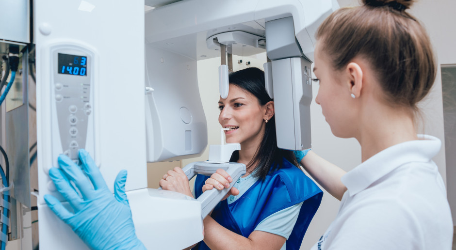 Problemy z dostępem do stomatologii na NFZ. Dane nie kłamią