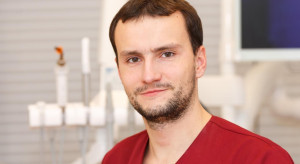 Polski stomatolog dr n. med. Maciej Michalak dołącza do elitarnej IADFE