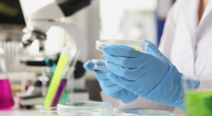 Mikrobiom jamy ustnej a choroby: naukowcy badają związek z Alzheimerem i rakiem