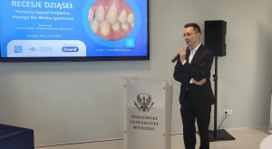 Recesja dziąseł. Choroba tych co skrupulatnie dbają o higienę zębów, ale robią to źle.