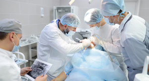 Świadczenia stomatologiczne w narkozie. Gdzie są realizowane zabiegi i jak długo trzeba na nie czekać