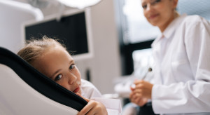 NFZ ignoruje profilaktykę stomatologiczną dzieci. Deklaracje rozjechały się z faktami. Są mocne argumenty lekarzy