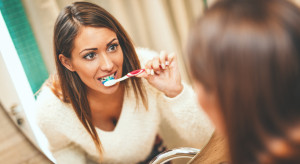 Czy pasta do zębów może być szkodliwa? Ocenia dentystka