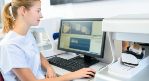Studenci stomatologii znakomicie przygotowani do końcowego egzaminu. Zdało go ponad 90 proc. osób