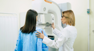 Zagrożenie martwicą szczęki u pacjentek z rakiem piersi. Konieczna współpraca onkologa z dentystą