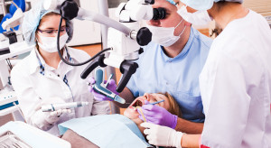 Dentysta nie może wrzucić soczewek do kosztów. Jest decyzja fiskusa
